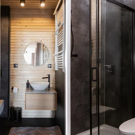 Molo Surf Spot キャンプ場 ヤスタルニャ