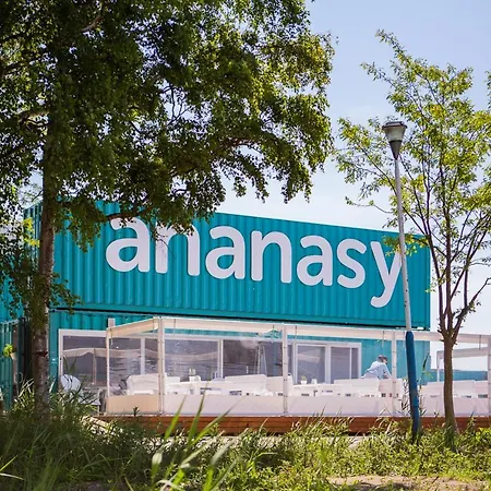 Molo Surf Spot * ヤスタルニャ