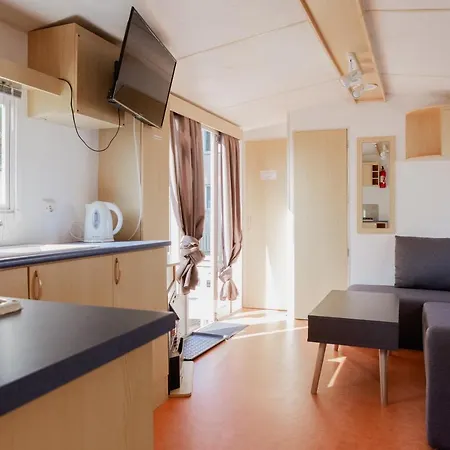 Molo Surf Spot 캠프장 야스타르니아