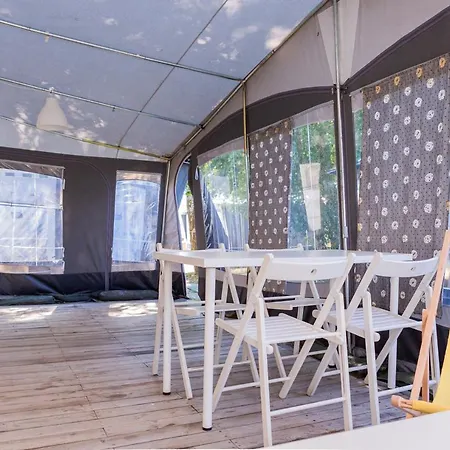 Molo Surf Spot * 야스타르니아