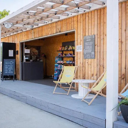 Molo Surf Spot キャンプ場 *