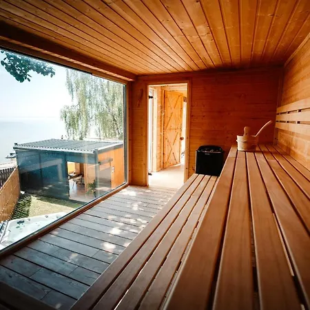 Molo Surf Spot Campsite