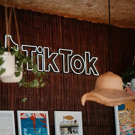 Molo Surf Spot キャンプ場 ヤスタルニャ