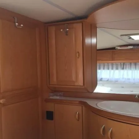 Molo Surf Spot 캠프장 야스타르니아