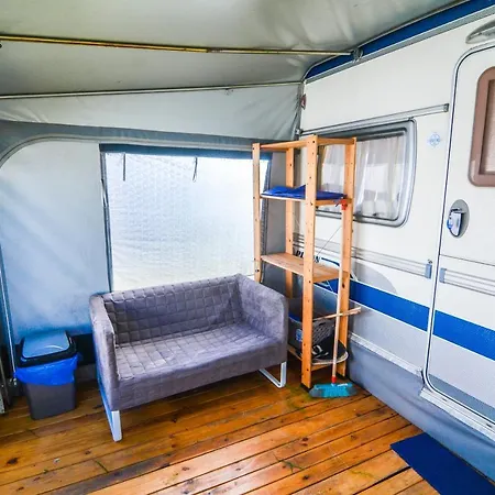 Molo Surf Spot キャンプ場 ヤスタルニャ