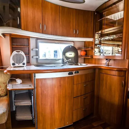 Molo Surf Spot キャンプ場 *