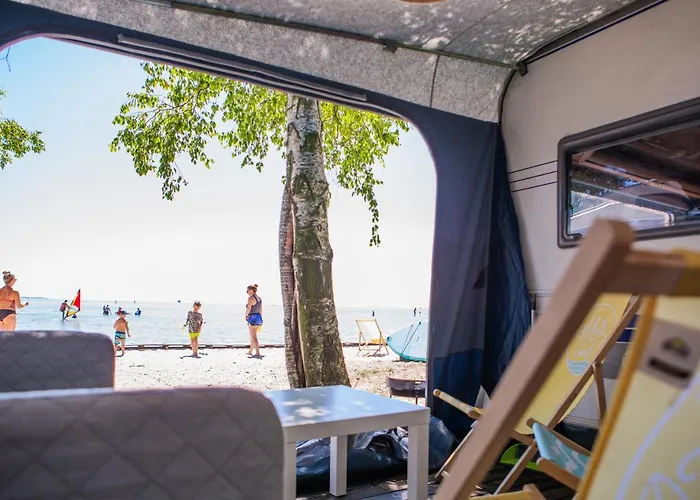 Molo Surf Spot مكان تخييم *