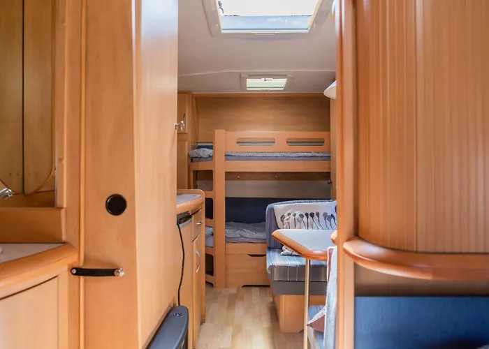 Molo Surf Spot مكان تخييم ياستارنيا