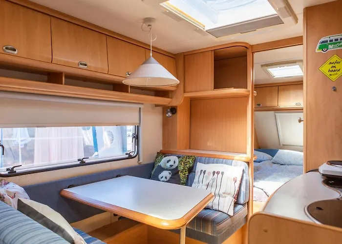 营地 Molo Surf Spot *