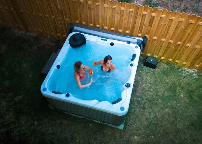 营地 Molo Surf Spot