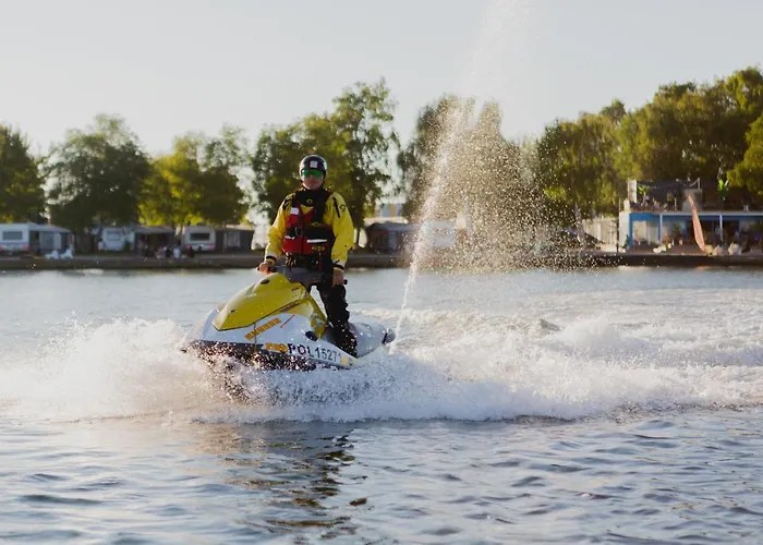 Molo Surf Spot مكان تخييم *