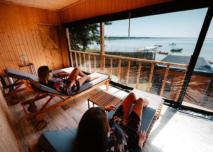 Molo Surf Spot 营地 *