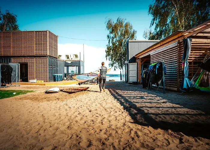 Molo Surf Spot مكان تخييم