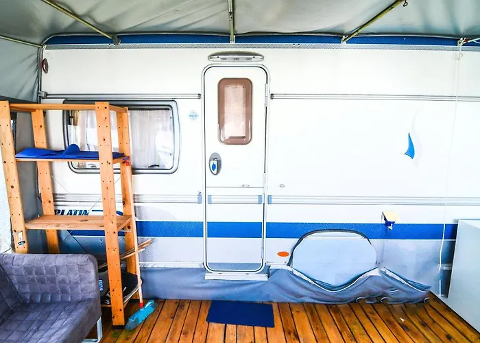 Molo Surf Spot 营地 亚斯塔尔尼亚