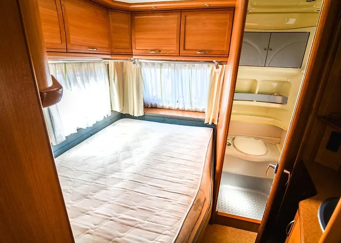 营地 Molo Surf Spot 亚斯塔尔尼亚