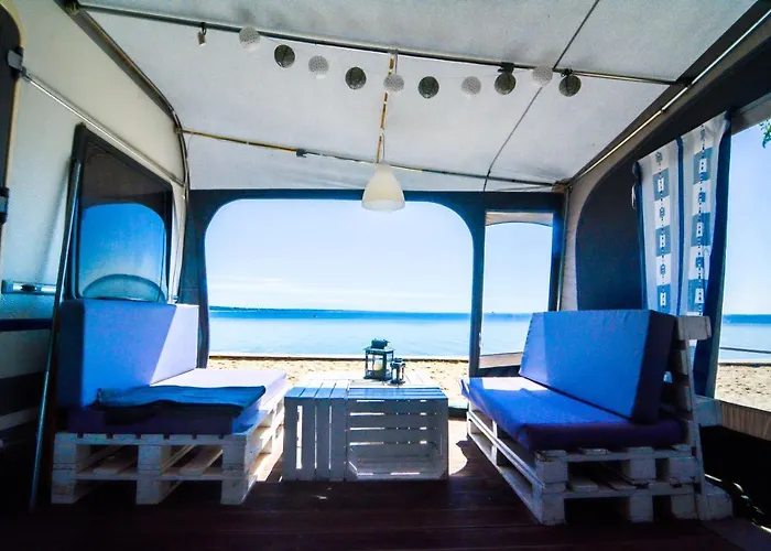 مكان تخييم Molo Surf Spot ياستارنيا