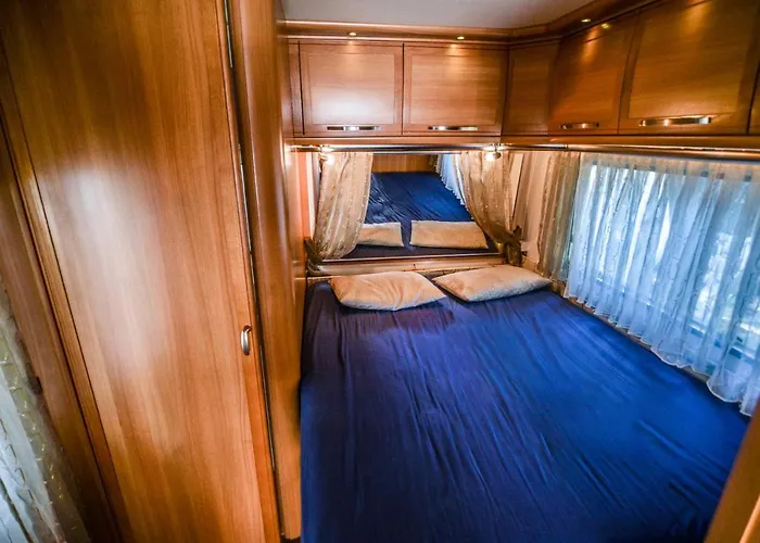 营地 Molo Surf Spot 亚斯塔尔尼亚