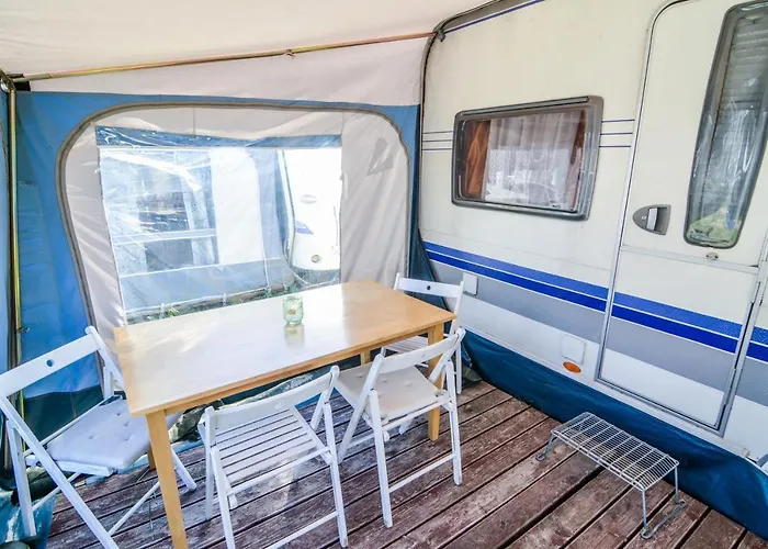 Molo Surf Spot 营地 亚斯塔尔尼亚